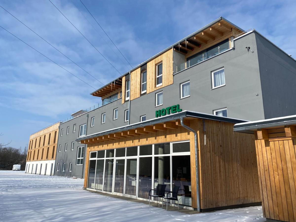 Hotel Am Interpark Großmehring Exterior foto